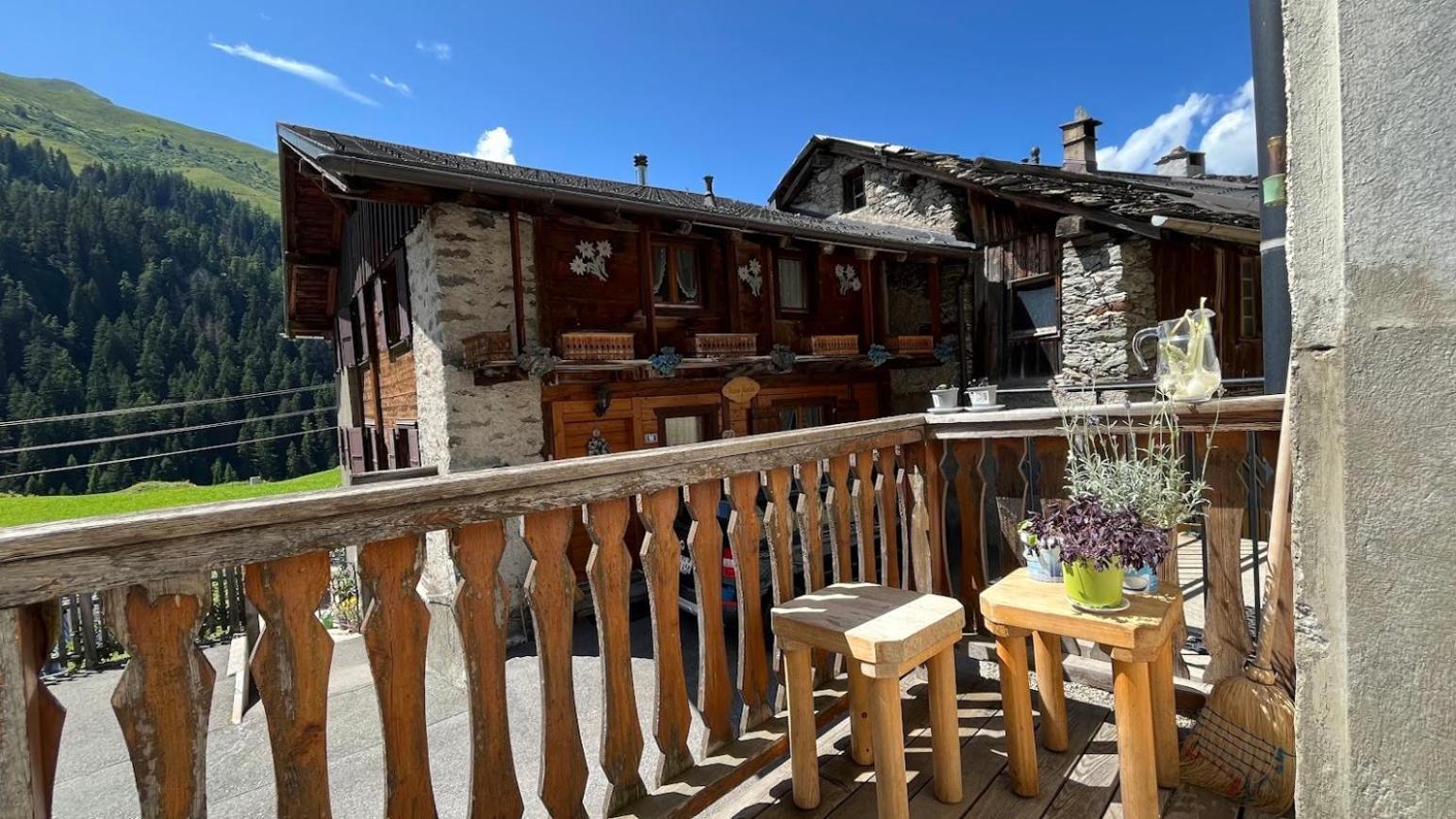 A Pousada Petit Velan - Coworking & Coliving Bourg-Saint-Pierre Exterior foto